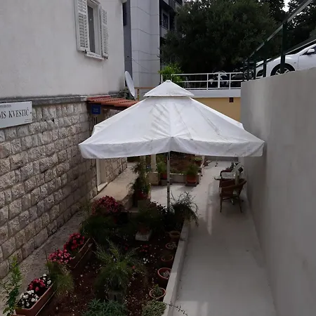 Kvestic Ντουμπρόβνικ