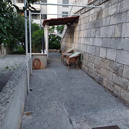 Kvestic 3* Ντουμπρόβνικ