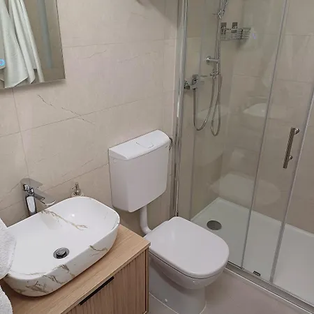 Πανσιόν Kvestic Ντουμπρόβνικ