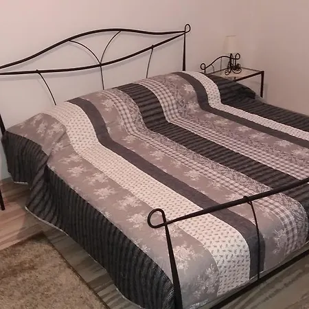 Πανσιόν Kvestic Ντουμπρόβνικ