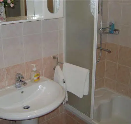 Πανσιόν Kvestic 3*