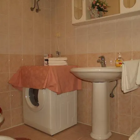 Πανσιόν Kvestic Ντουμπρόβνικ